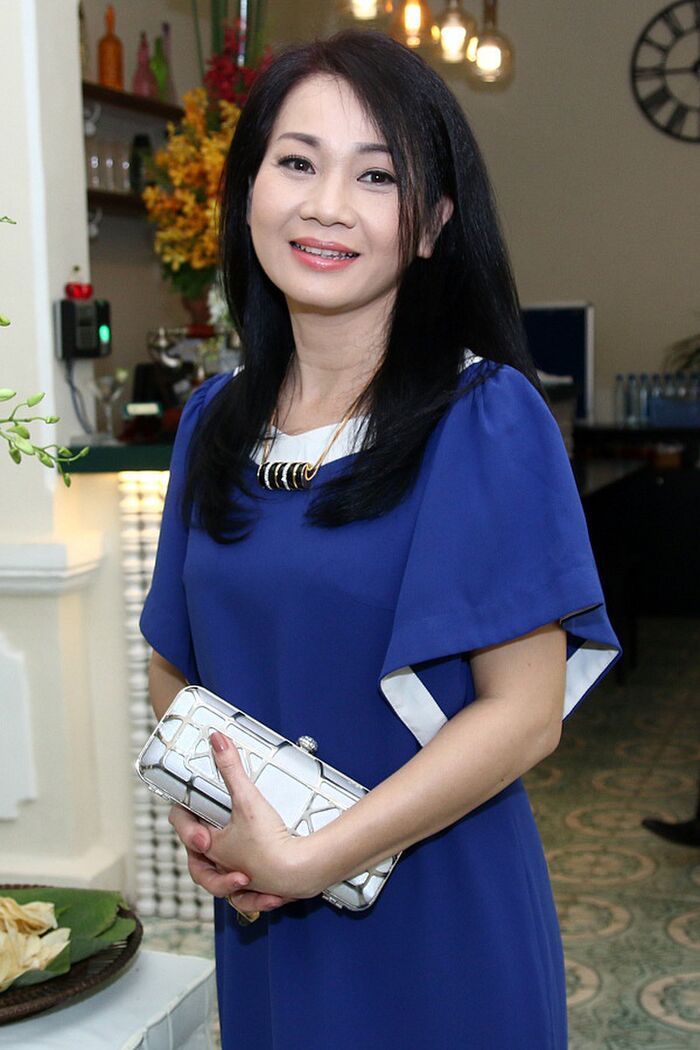 Nghệ sĩ Hoàng Trinh: Gia tài vai diễn đồ sộ, kết hôn với tình đầu, bình yên trong biến cố - Hình 1