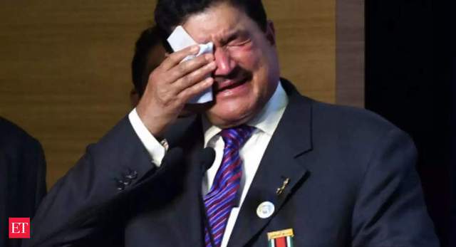 B. R. Shetty: Bán thuốc dạo một bước thành tỷ phú đô la, chưa kịp hưởng thụ thì phá sản vì nợ nần - Hình 4