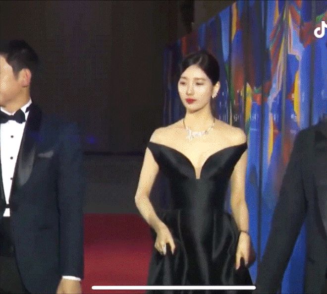 Ơn giời Park Bo Gum không còn tránh Suzy như tránh tà ở Baeksang nữa rồi, còn tình tứ công khai nữa - Hình 8