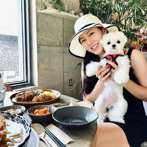 Hyun Bin bị bắt gặp đưa Son Ye Jin đến bệnh viện, liệu cả hai đã có tin vui? - Hình 2