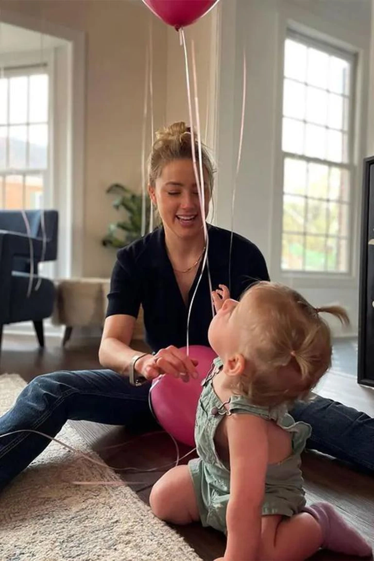 Elon Musk là cha của con gái ruột Amber Heard? - Hình 4