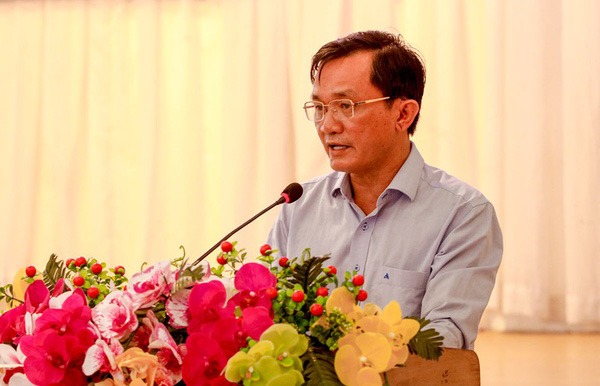 Vụ bà Phương Hằng kiện nhà báo Đức Hiển, bắt ông phải xin lỗi bị đình chỉ - Hình 1