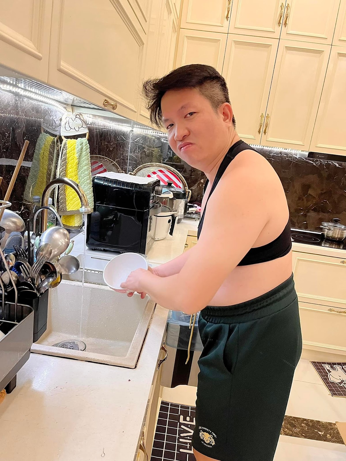 Vợ chồng Đoàn Di Băng bị đồn công ty kinh doanh thất bát, phải thế chấp xe sang để trả nợ - Hình 5