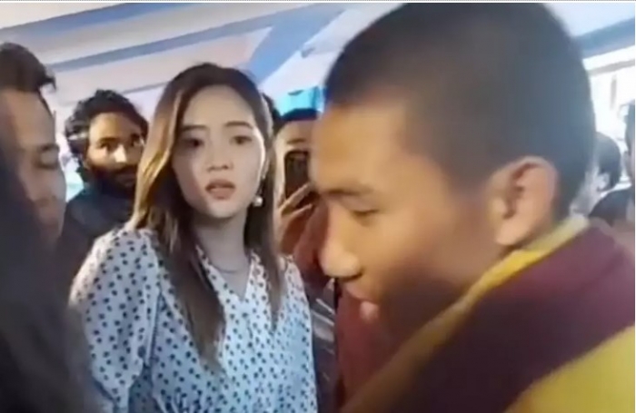 Vụ nhà Sư bị tát oan vì nghi 'động chạm': Thái độ sau đó của cô gái khiến dân tình phẫn nộ - Hình 1