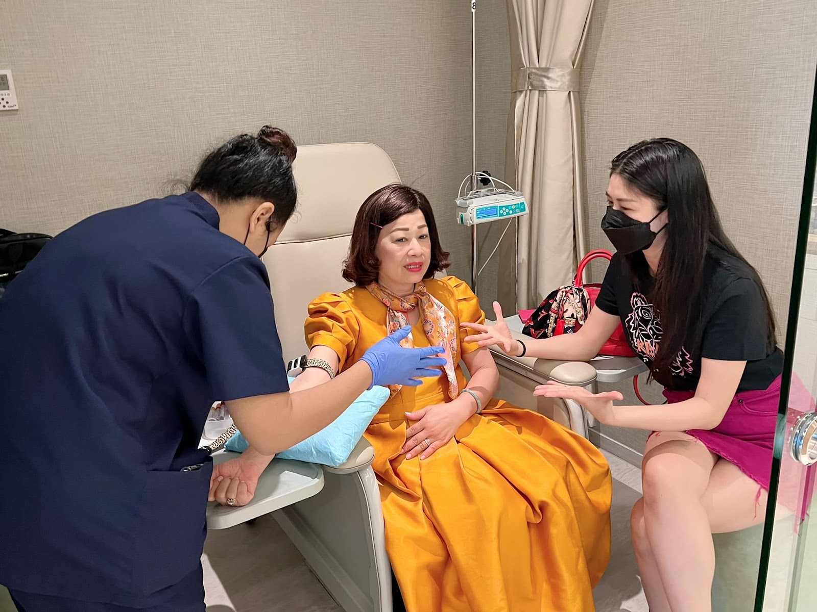 Vợ chồng Đăng Khôi và Thủy Anh: Chăm mẹ bị ung thư máu gần 10 năm - Hình 4