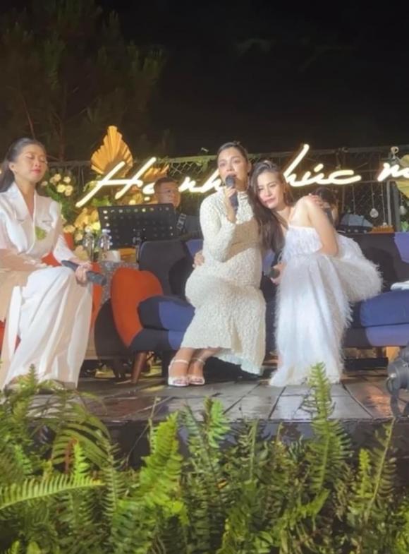 Phạm Quỳnh Anh nói rõ lý do giấu kín việc có bầu lần 3, bật mí về tình mới và lễ cầu hôn đặc biệt - Hình 3