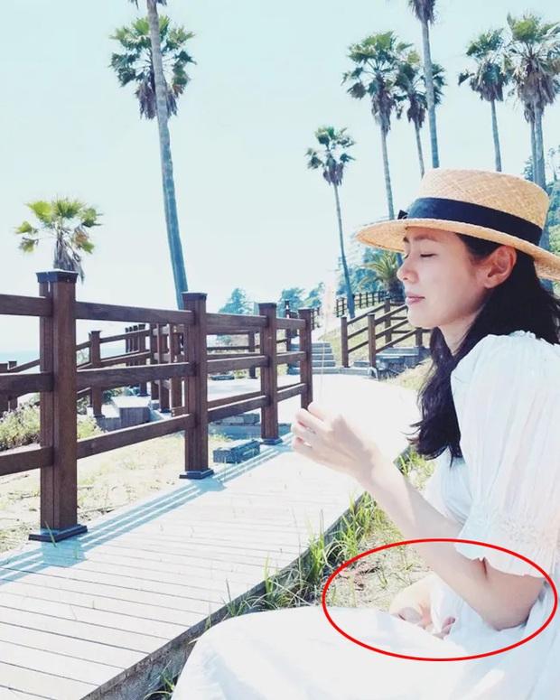 Son Ye Jin lần đầu tiết lộ về cuộc sống hôn nhân với Hyun Bin sau đám cưới cổ tích - Hình 6