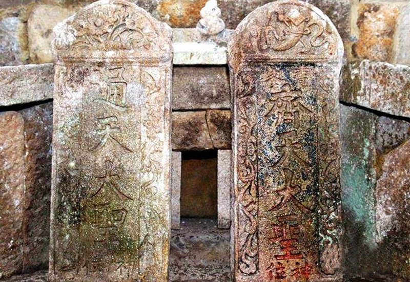 Tìm thấy lăng mộ Tề Thiên Đại Thánh, bên trong phát hiện có gậy như ý và vòng kim cô - Hình 2