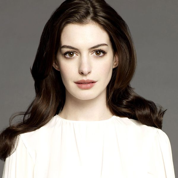 Anne Hathaway: Beauty beat Lisa (BLACKPINK), was betrayed and a perfect marriage - Photo 1.