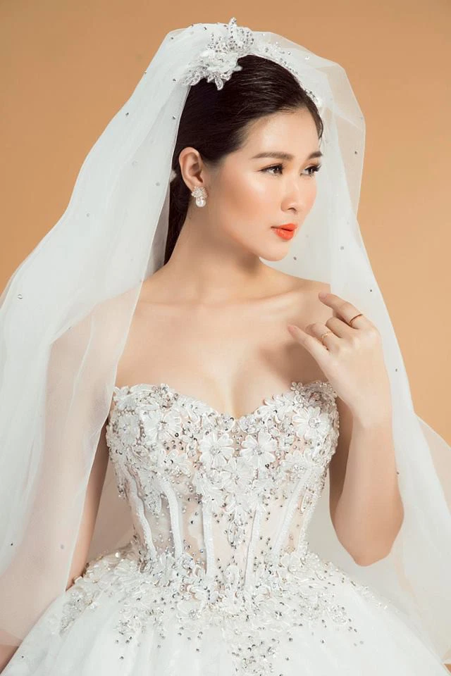 Mạc Anh Thư - Á hậu gợi cảm từ bỏ sự nghiệp, chịu nhiều áp lực khi trở thành vợ 2 của Huy Khánh - Hình 6