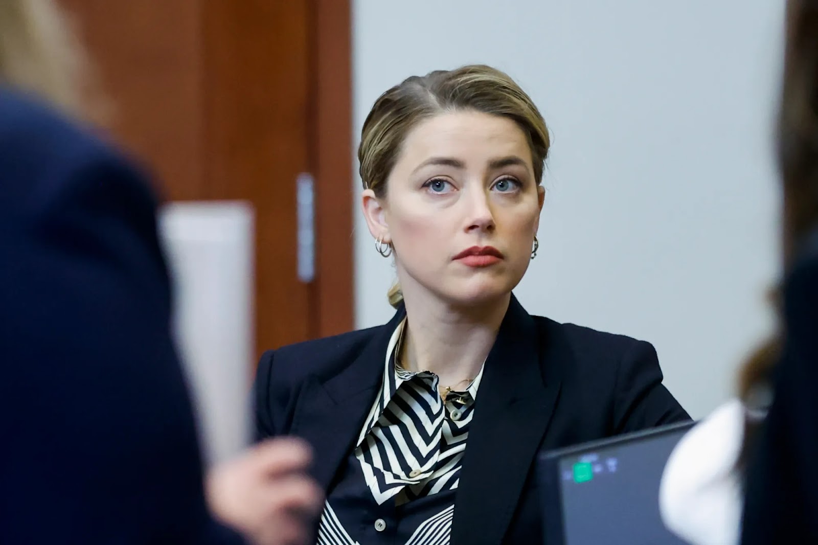 Amber Heard thừa nhận bạo hành Johnny Depp, nói xấu chồng cũ gây phẫn nộ - Hình 5