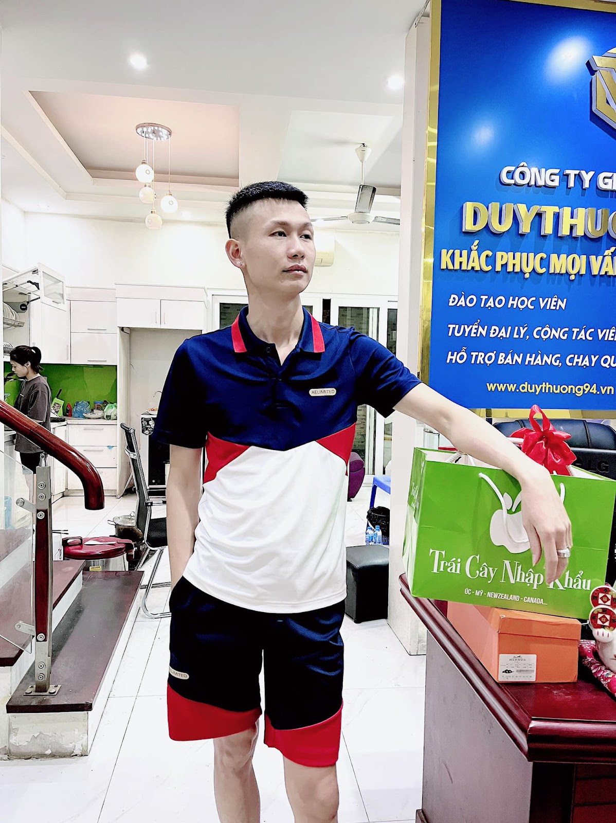 YouTuber Duy Thường từng gây tranh cãi khi đăng clip gọi hồn Nam Ok bị Công an sờ gáy - Hình 1