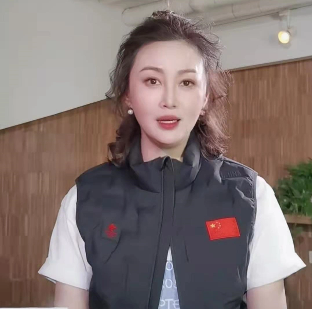 Phan Kim Liên Vương Tư Ý: Sự nghiệp vẻ vang, tình duyên trắc trở, 50 tuổi vẫn chưa có con - Hình 10
