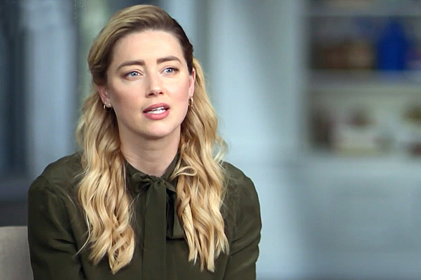 Bồi thẩm đoàn ngủ gật, cho rằng Amber Heard rơi nước mắt cá sấu khi kể tội Johnny Depp tại tòa - Hình 4