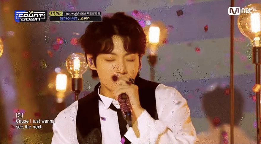 BTS biểu diễn Yet To Come dưới hàng nghìn ánh đèn, ẵm cúp tuần đầu tiên sau 2 năm vắng bóng show âm nhạc - Hình 4