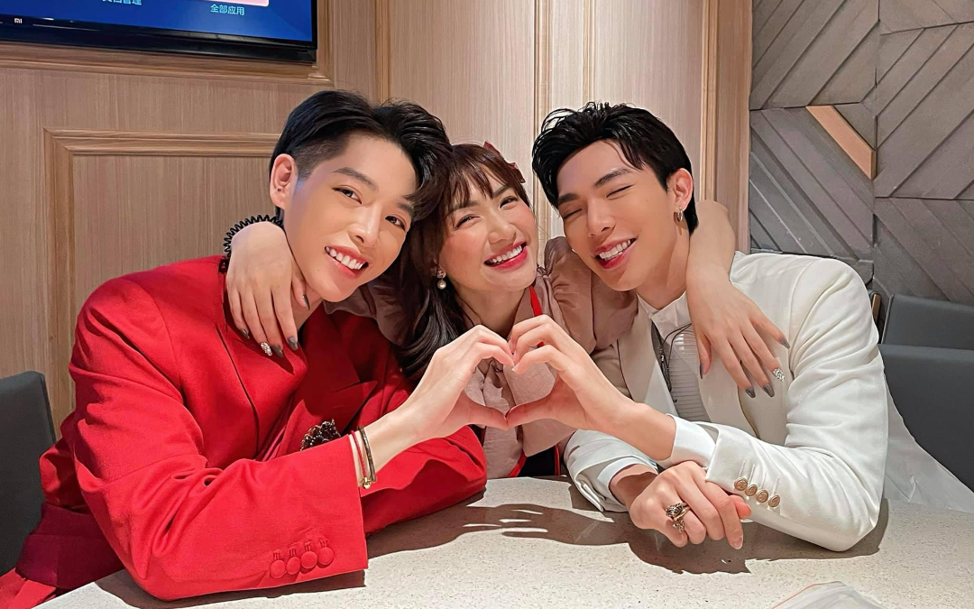 Hòa Minzy tổ chức sinh nhật, Erik - Đức Phúc gây choáng vì phấn son át nhân vật chính - Hình 5