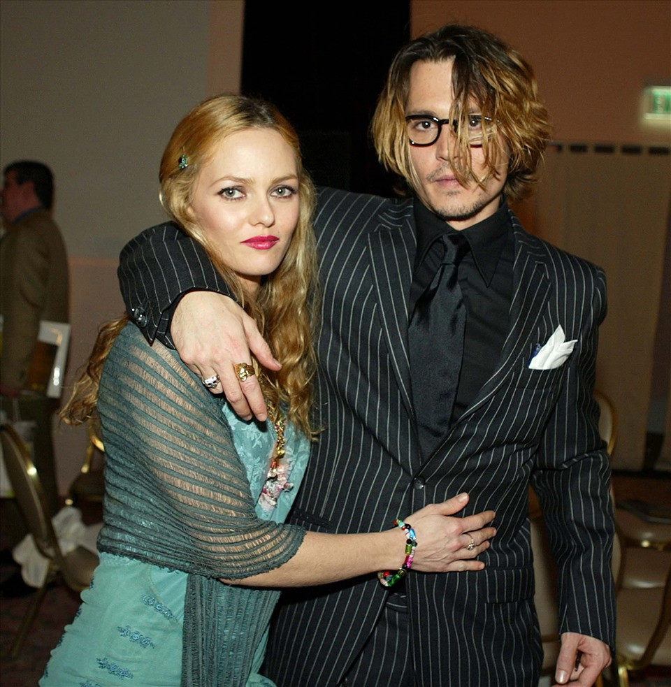 Johnny Depp và những tài tử 'bảo vật nhan sắc' của Hollywood đều có đời tư ồn ào thế này! - Hình 1