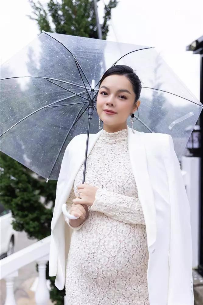 Phạm Quỳnh Anh lộ đã bí mật kết hôn trong đám cưới Minh Hằng, đồng nghiệp lầy lội trêu chọc điều này - Hình 10