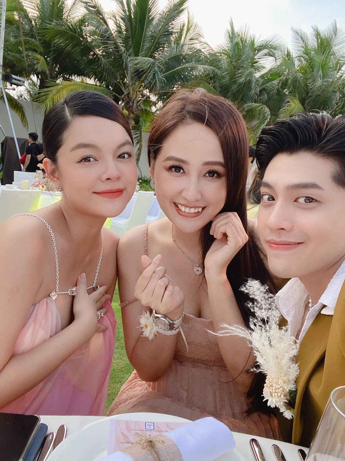 Phạm Quỳnh Anh lộ đã bí mật kết hôn trong đám cưới Minh Hằng, đồng nghiệp lầy lội trêu chọc điều này - Hình 5