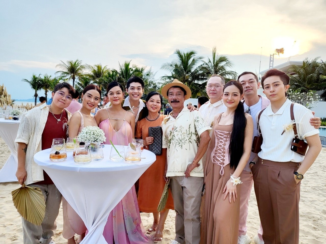 Phạm Quỳnh Anh lộ đã bí mật kết hôn trong đám cưới Minh Hằng, đồng nghiệp lầy lội trêu chọc điều này - Hình 3