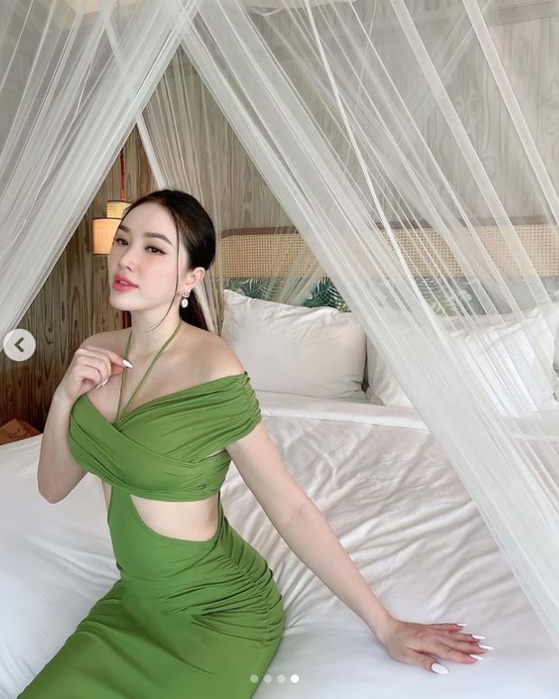 Bảo Thy lộ eo con kiến, khoe dáng quyến rũ sau khi được chồng đại gia ủng hộ chụp ảnh thiếu vải - Hình 4