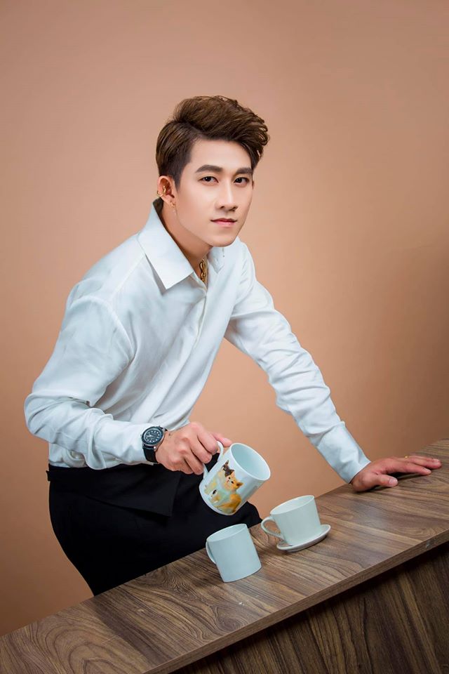 Hồ Gia Hùng: Mờ nhạt sau khi rời HKT, bị vợ đập ảnh cưới sau 3 tháng kết hôn - Hình 6