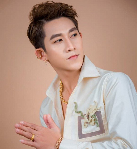 Hồ Gia Hùng: Mờ nhạt sau khi rời HKT, bị vợ đập ảnh cưới sau 3 tháng kết hôn - Hình 7