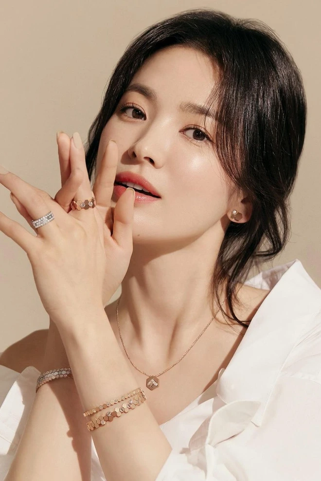 Song Hye Kyo thất sủng, bị mỹ nhân này đe dọa đến sự nghiệp tương lai? - Hình 5