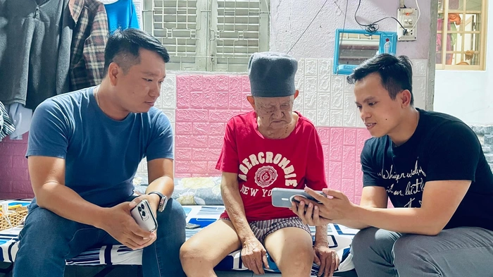Nghệ sĩ Mạc Can ngày càng yếu, di chuyển khó, chỉ còn một chiếc răng - Hình 2