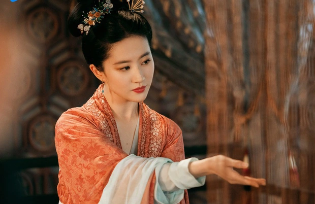 Lưu Diệc Phi suýt mất vai Mulan nhưng vẫn được chọn vào phút chót vì một điều này! - Hình 4