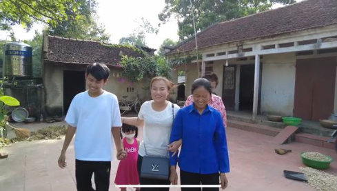 Quỳnh Trần JP đi thăm 1 Youtuber quyền lực không kém bà Tân Vlog - Hình 7