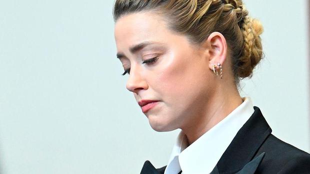 Amber Heard sụp đổ hoàn toàn sau vụ kiện với Johnny Depp: Phá sản, công chúng ghẻ lạnh, không có đường lui - Hình 3