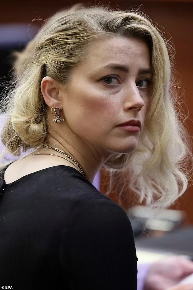 Amber Heard sụp đổ hoàn toàn sau vụ kiện với Johnny Depp: Phá sản, công chúng ghẻ lạnh, không có đường lui - Hình 1
