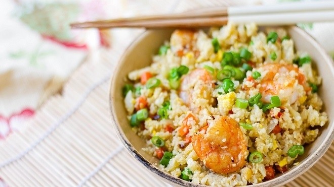 4 cách làm cơm chiên hấp dẫn lạ miệng cho gia đình đổi vị bữa sáng - Hình 9