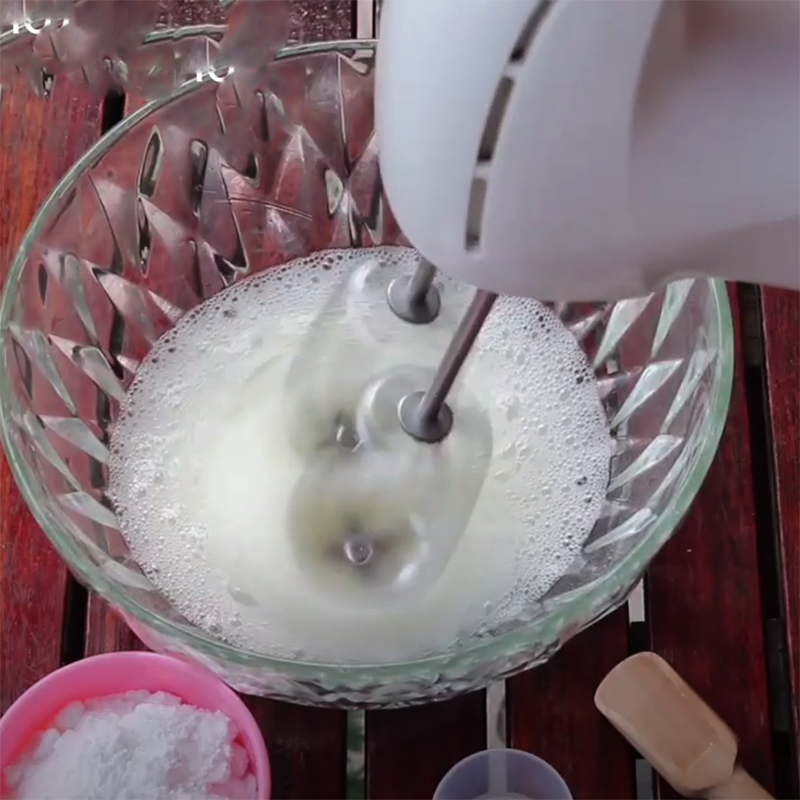 Cách làm bánh bông lan khoai lang tím bông mềm xốp không cần lò nướng - Hình 4