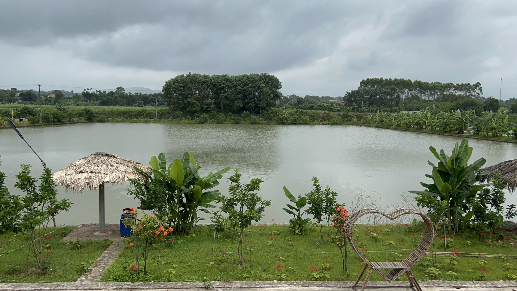 Cận cảnh khu am thờ, điểm dã ngoại xây trái phép ở Quảng Ninh - Hình 13