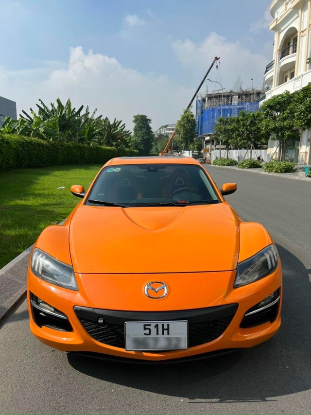 Chiếc Mazda giá 800 triệu đồng này có thể drift 'cháy đường', đưa vợ đi chợ và không bị đụng hàng - Hình 2