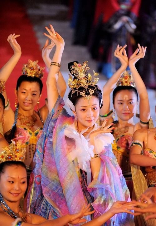 Dương Tử, Châu Đông Vũ và những sao Hoa Ngữ bị chê nhan sắc tầm thường còn đóng mỹ nhân - Hình 8