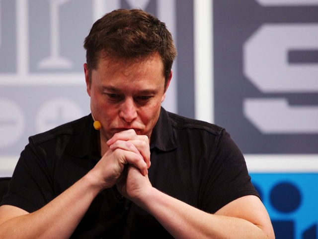 Elon Musk mất gần 17 tỷ USD một ngày sau thông tin muốn sa thải 10% nhân viên Tesla - Hình 1
