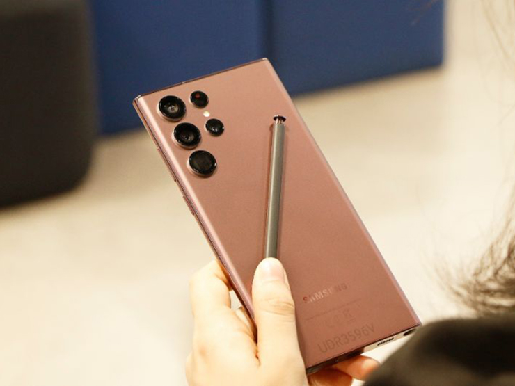 Galaxy S22 đang được giảm giá cực sâu 5,1 triệu đồng tại thị trường này - Hình 1