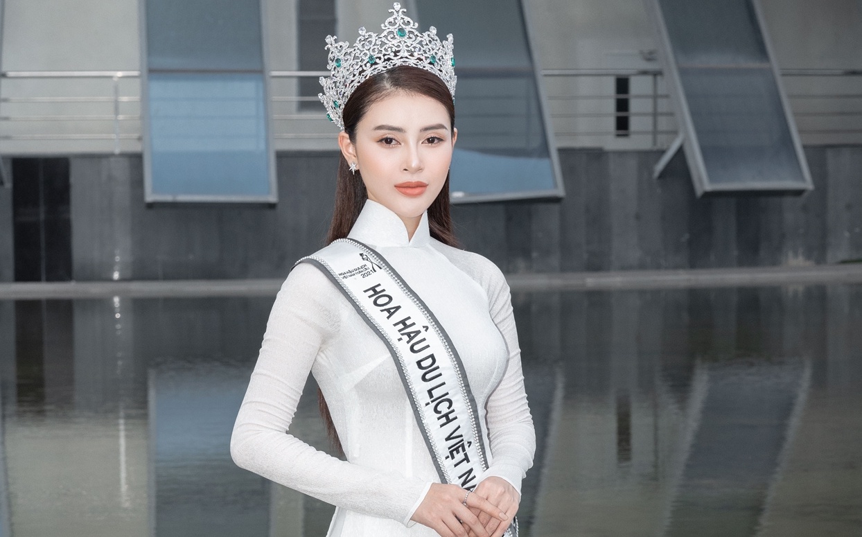 Hoa hậu Lý Kim Thảo trao học bổng cho học sinh nghèo tỉnh Bạc Liêu - Hình 1