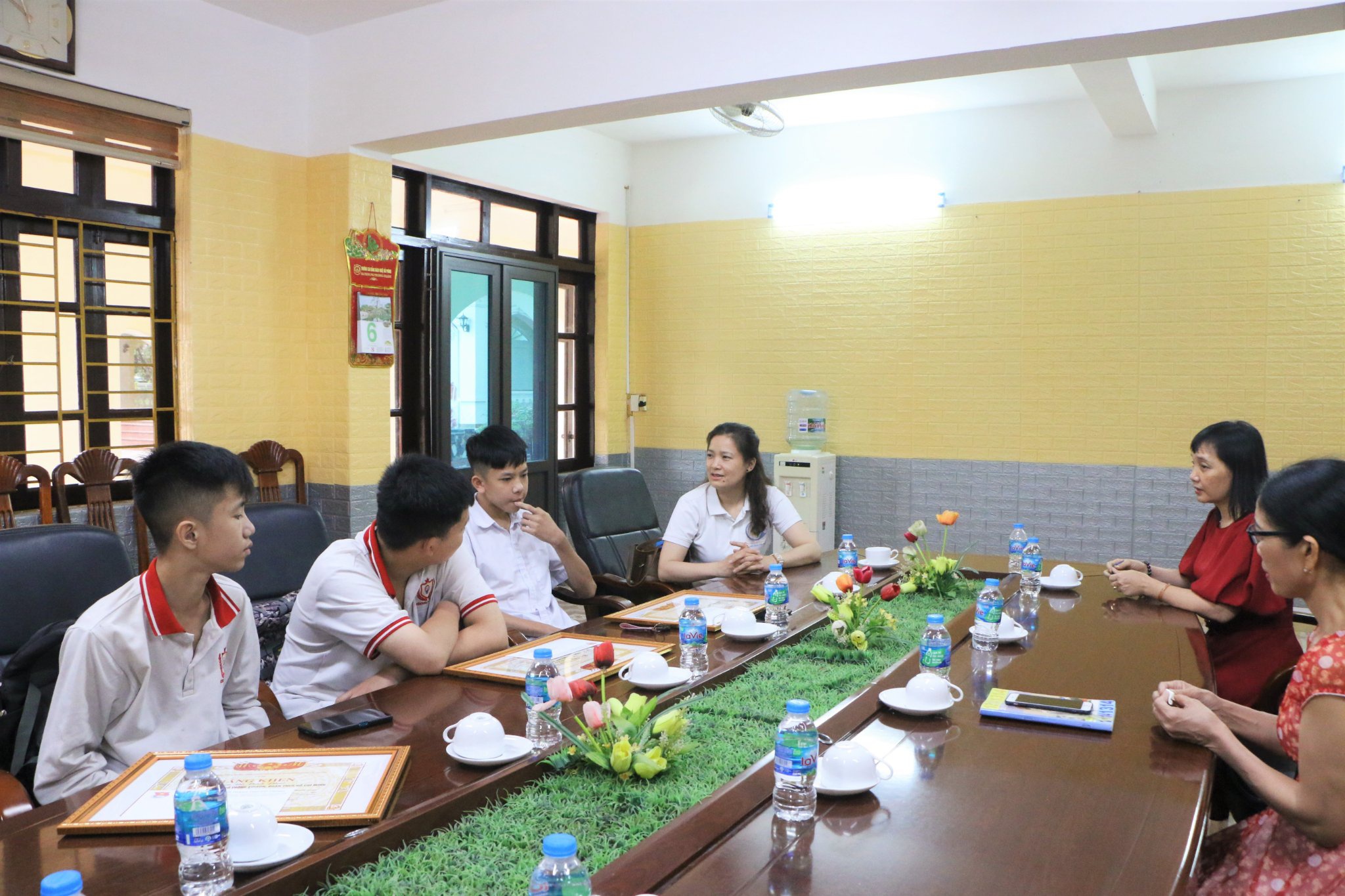 Học sinh Hải Phòng nhảy xuống sông cứu cụ bà bị đuối nước: Em không sợ! - Hình 2