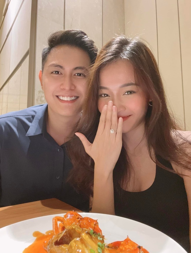 Karen Nguyễn khoe thiệp cưới cùng bạn trai doanh nhân - Hình 6