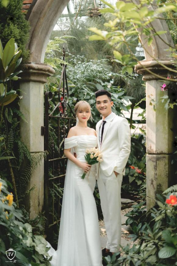 Mẹ vợ xuýt xoa khen con rể Mạc Văn Khoa ngay trong tiệc cưới - Hình 10