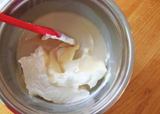 Món kem caramel mặn không cần máy đánh kem - Hình 4