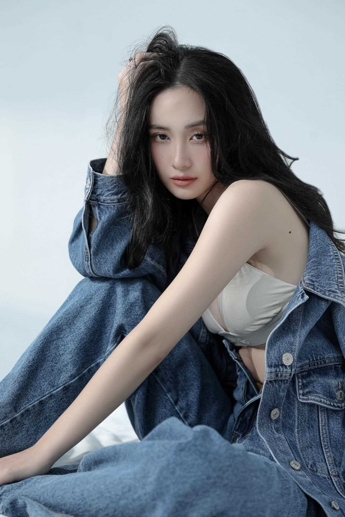 Mừng tuổi mới, Jun Vũ xả bộ ảnh khoe eo thon ngực đầy gợi cảm hết nấc - Hình 20