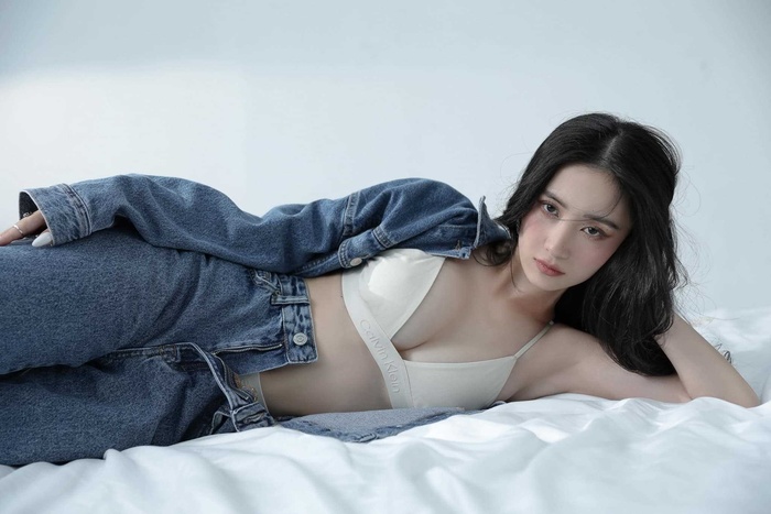 Mừng tuổi mới, Jun Vũ xả bộ ảnh khoe eo thon ngực đầy gợi cảm hết nấc - Hình 7