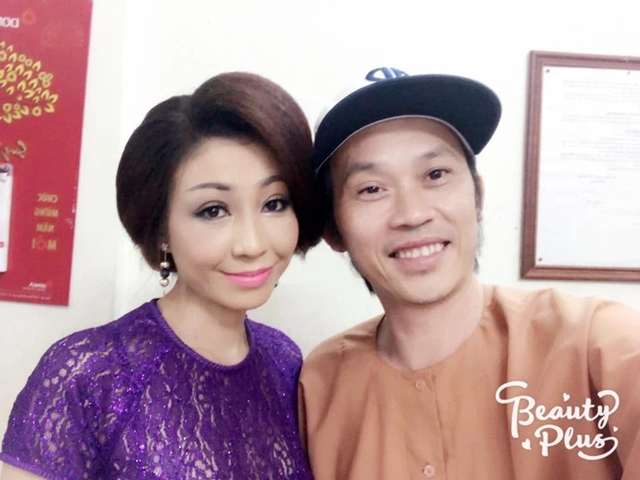 Nữ ca sĩ bị đồn ngoại tình với Hoài Linh lộ diện sau thời gian dài, nhan sắc tuổi U50 gây sốt - Hình 3