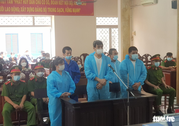 Xét xử cựu cán bộ hải quan An Giang và đồng phạm buôn lậu hơn 100 tấn đường cát - Hình 1