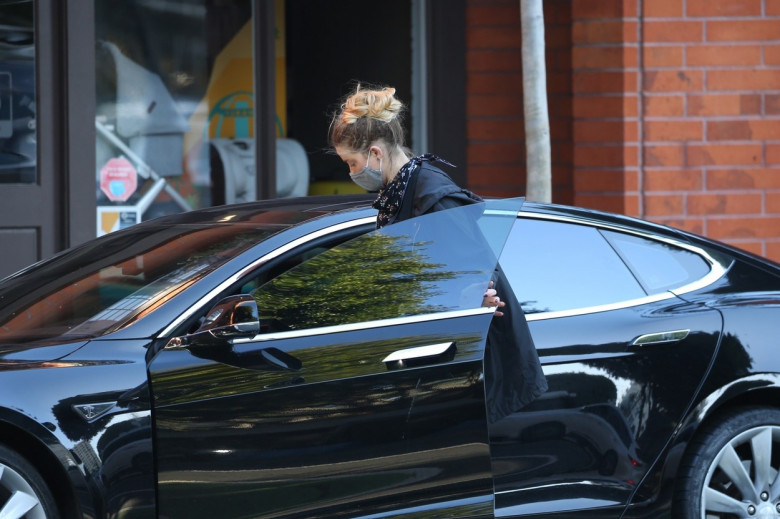 Amber Heard luyến tiếc tình cũ, vẫn giữ món quà Elon Musk tặng khi còn hẹn hò? - Hình 6